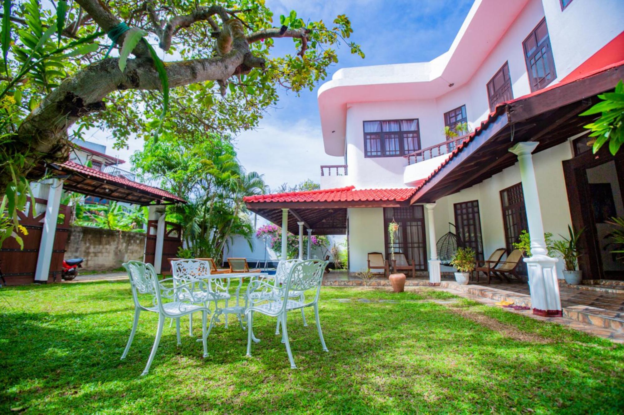 Nibbana Mirissa Hotel Esterno foto